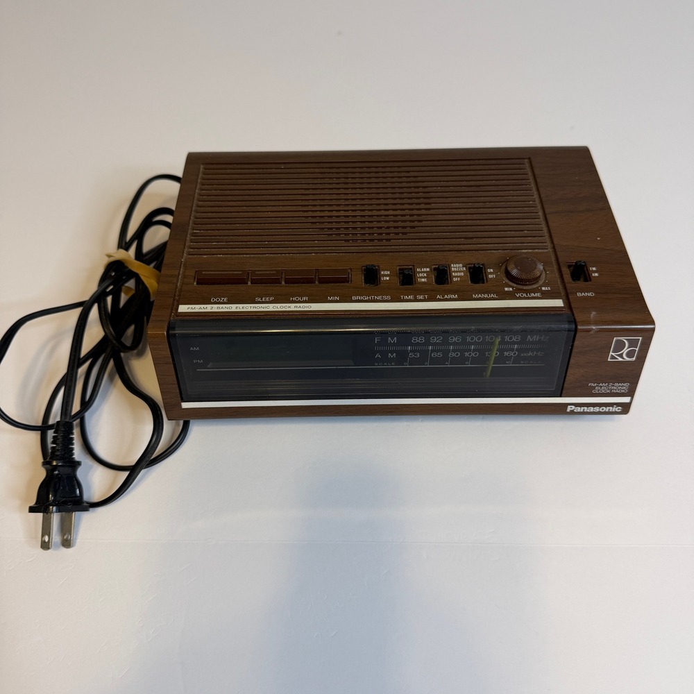 WORKS Panasonic RC-6030 Vintage AM FM Clock Radio Wood Grain Retro Alarm Clock